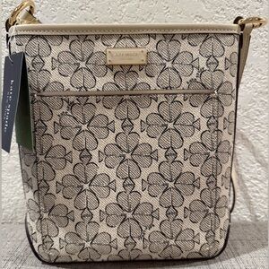 Kate Spade New York
SPADE FLOWER SMALL SWINGPACK